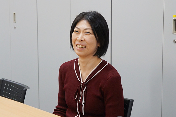 総務課 小林梨沙さん